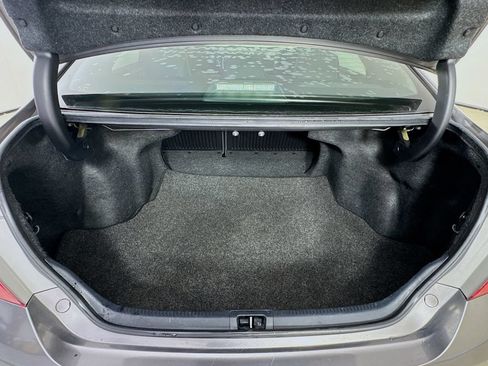 Used 2017 Toyota Camry SE w/ Moonroof Package FWD image 31