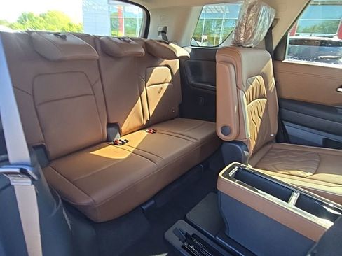 New 2026 Nissan Pathfinder Platinum AWD/4WD image 7