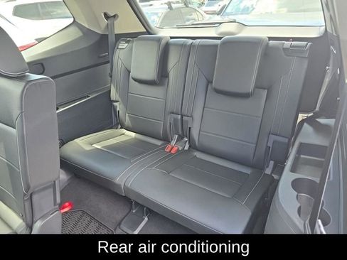 Used 2023 Volkswagen Atlas SE w/ Black Wheel Package FWD image 8
