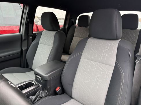 Used 2023 Toyota Tacoma TRD Sport w/ Black Out Package (TMS) image 11