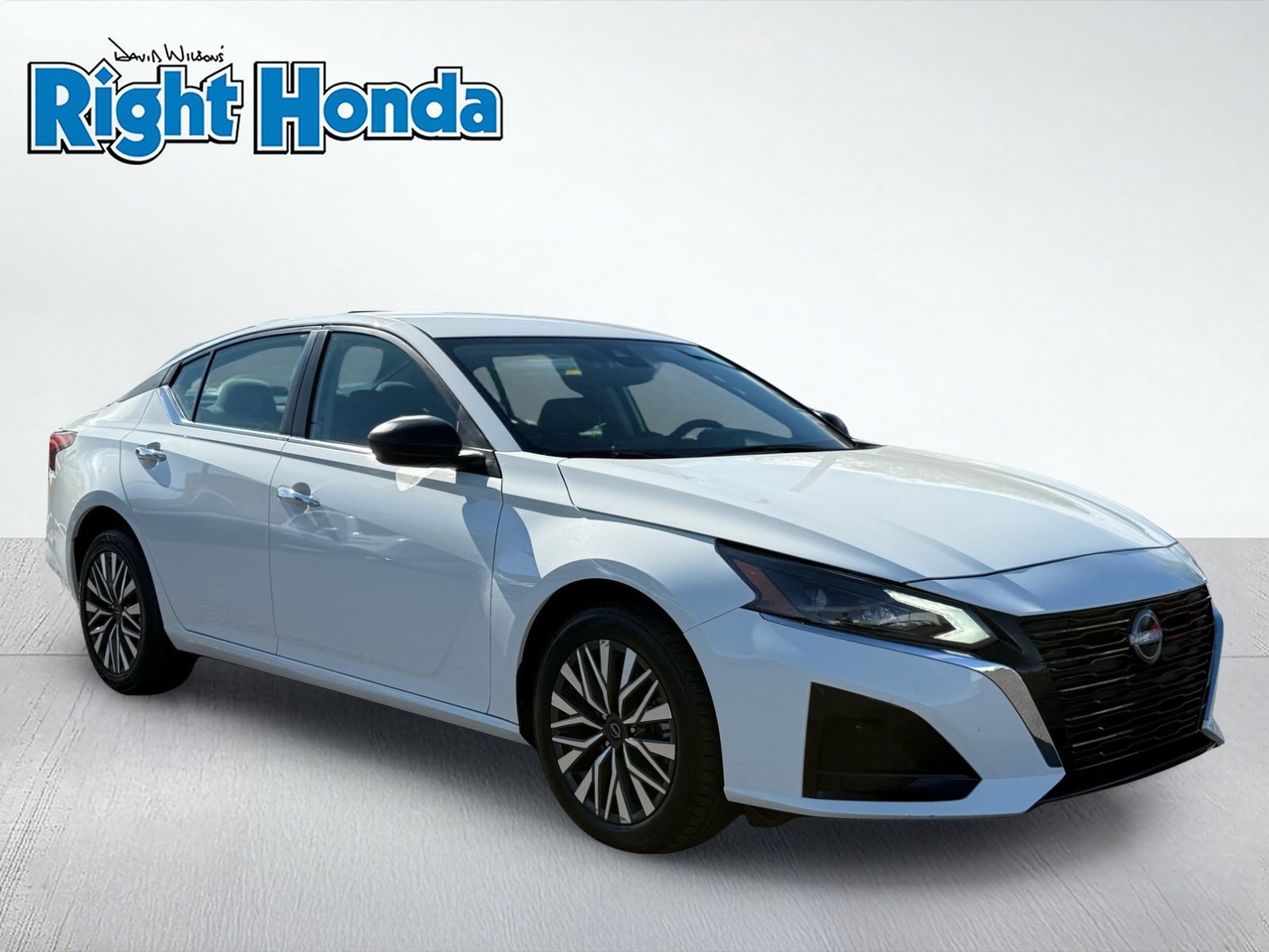 Used 2025 Nissan Altima 2.5 SV AWD/4WD image 10