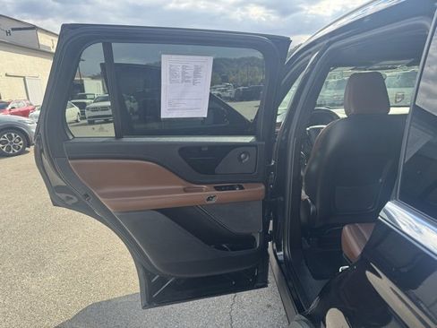 Used 2022 Lincoln Aviator Reserve w/ Elements Package Plus image 14