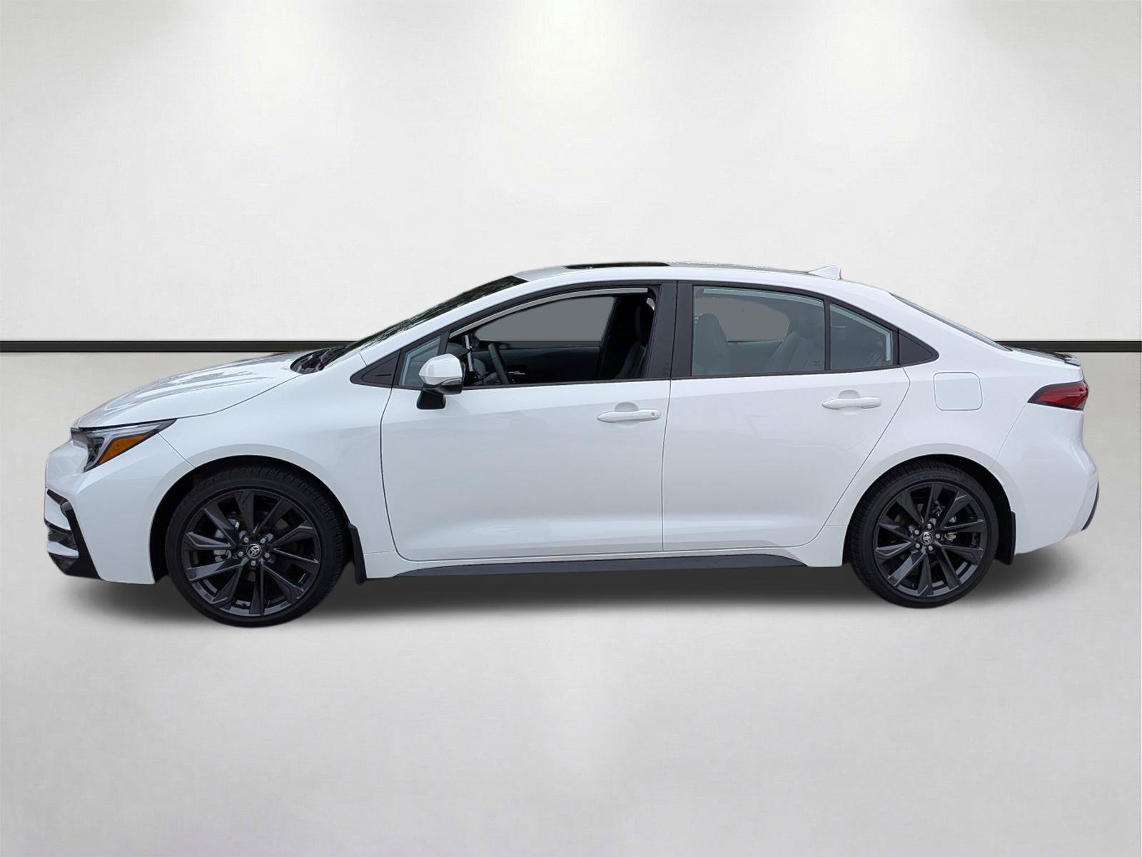 Used 2026 Toyota Corolla XSE FWD image 7