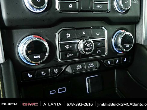 Used 2023 GMC Yukon XL SLT AWD/4WD image 34