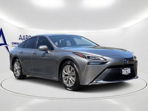 Used 2022 Toyota Mirai w/ Advanced Technology Package RWD image 3