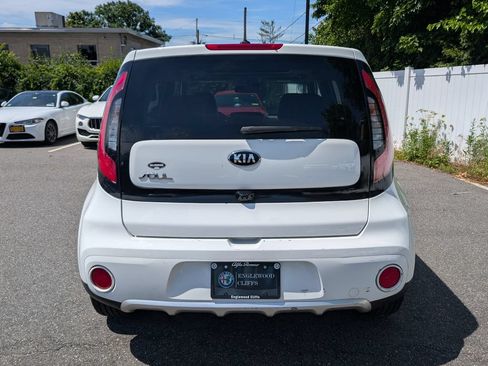 Used 2018 Kia Soul + w/ + Primo LIT Package FWD image 4