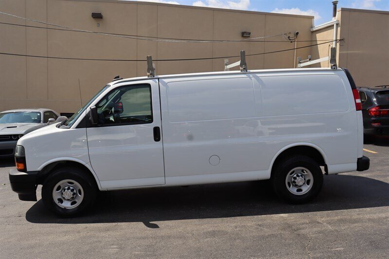 Used 2018 Chevrolet Express 2500 w/ Communications Package RWD image 4