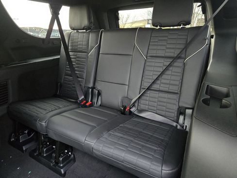 New 2026 Cadillac Escalade ESV V image 6