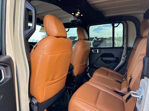 Certified 2022 Jeep Gladiator Sport image 17