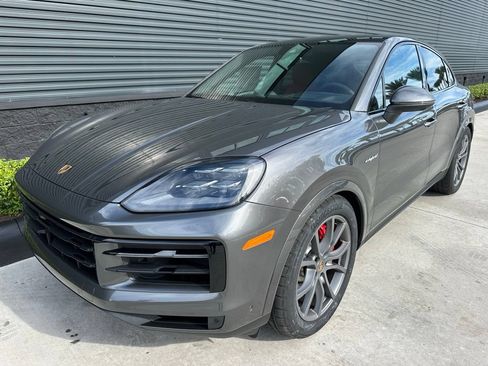 Certified 2026 Porsche Cayenne S AWD/4WD image 6