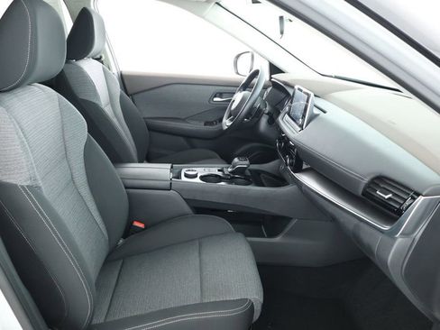 Used 2021 Nissan Rogue SV image 22