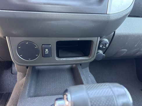 Used 2019 Nissan Frontier SV RWD image 33