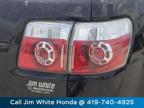 Used 2011 GMC Acadia SLT AWD/4WD image 20