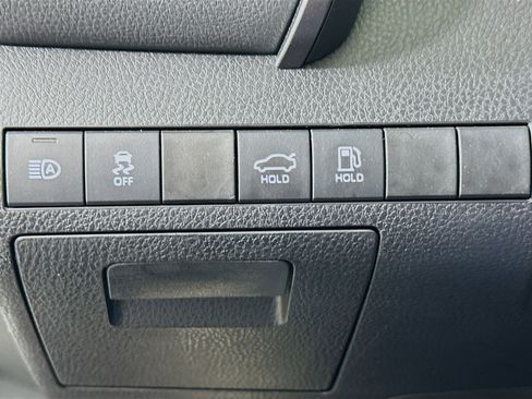 Used 2023 Toyota Camry SE image 17