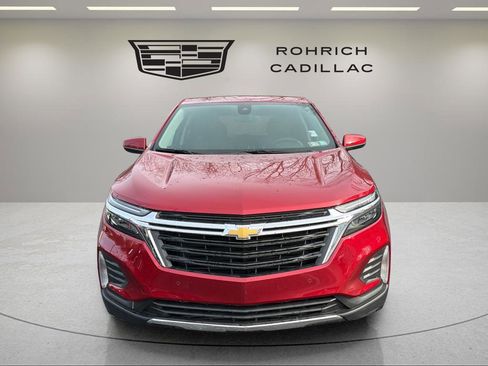 Used 2024 Chevrolet Equinox LT image 2
