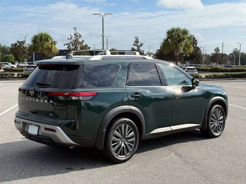 Used 2024 Nissan Pathfinder SL w/ SL Premium Package FWD image 5