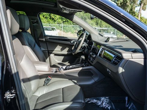 Used 2022 Porsche Macan S AWD/4WD image 16