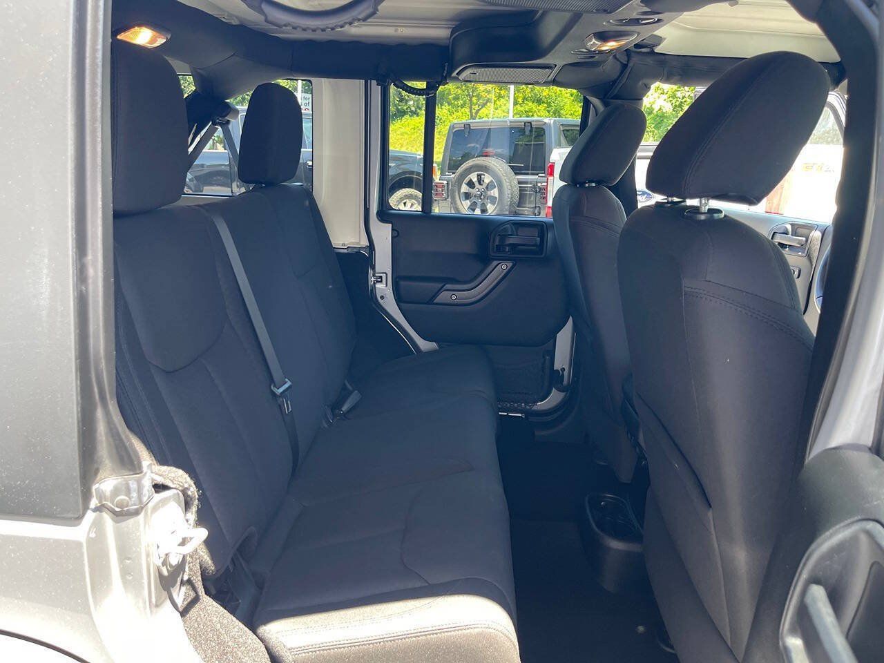 Used 2017 Jeep Wrangler Unlimited Sport AWD/4WD image 27