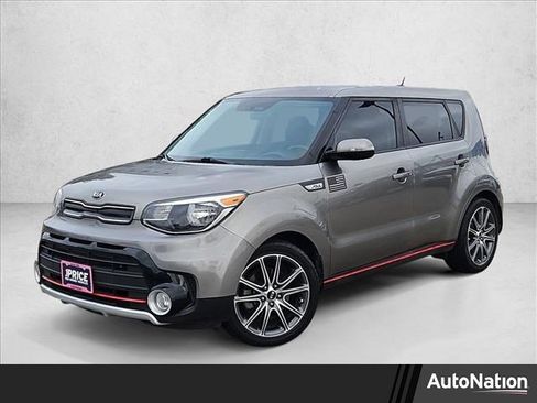 Used 2018 Kia Soul ! image 1
