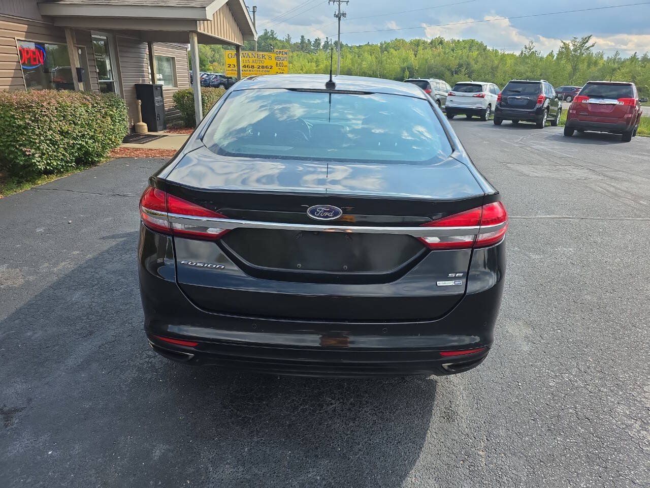 Used 2017 Ford Fusion SE w/ Fusion SE Technology Package AWD/4WD image 7