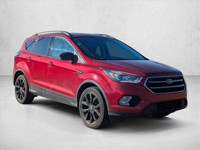 Used 2018 Ford Escape SE w/ SE Sport Appearance Package AWD/4WD image 3