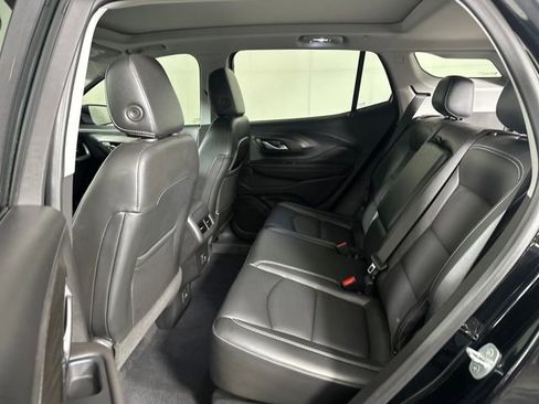 Used 2022 GMC Terrain SLT w/ Infotainment Package II image 25