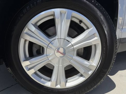 Used 2017 GMC Terrain SLE w/ Driver Alert Package I FWD image 9