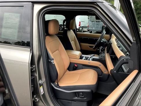 Used 2025 Land Rover Defender 110 X AWD/4WD image 30