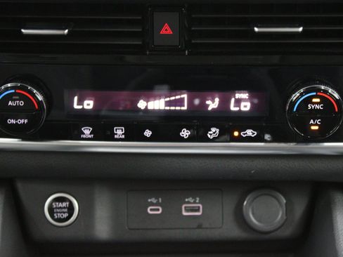 Used 2023 Nissan Rogue SV FWD image 25