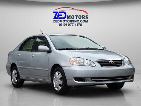 Used 2005 Toyota Corolla CE image 3