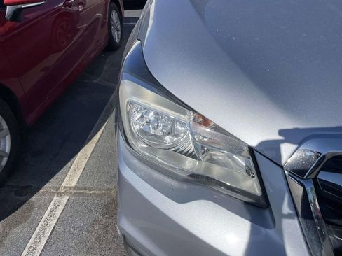 Used 2017 Subaru Forester 2.5i Premium image 10