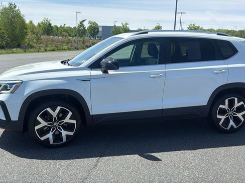Used 2023 Volkswagen Taos SEL AWD/4WD image 11