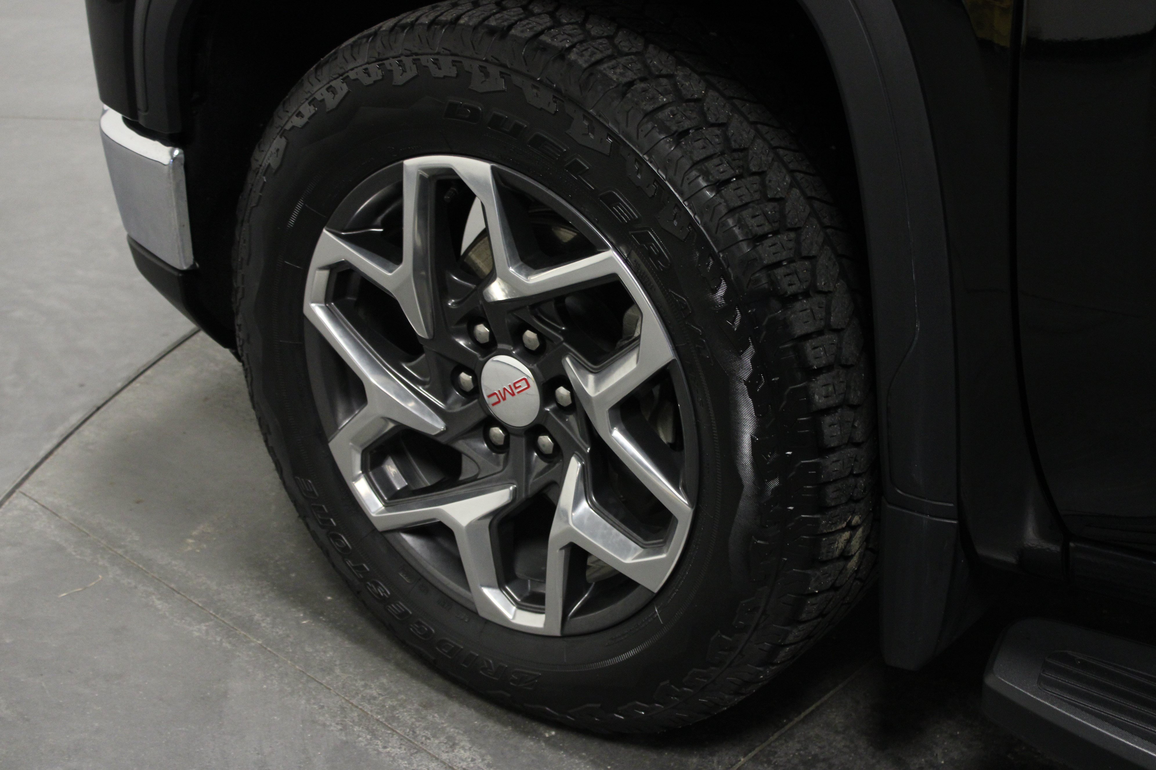 Used 2023 GMC Sierra 1500 SLT w/ SLT Premium Package AWD/4WD image 10