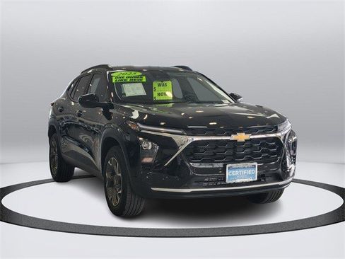 Certified 2025 Chevrolet Trax LT w/ Driver Confidence Package image 5