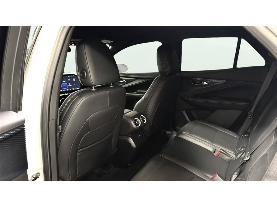 Used 2024 Chevrolet Blazer EV LT AWD/4WD image 19