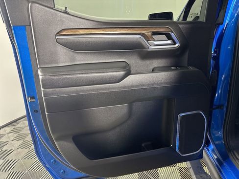 Used 2024 Chevrolet Silverado 1500 LT Trail Boss w/ Convenience Package II image 18