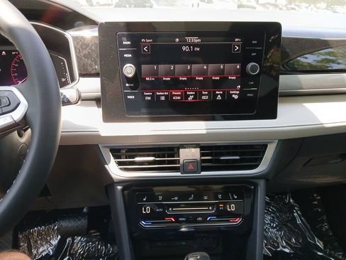 New 2025 Volkswagen Taos SEL image 18