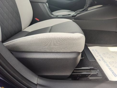 Used 2024 Toyota Corolla SE image 31
