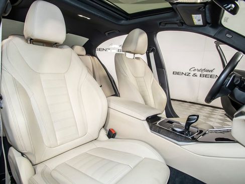 Used 2021 BMW 330i Sedan w/ M Sport Package image 19