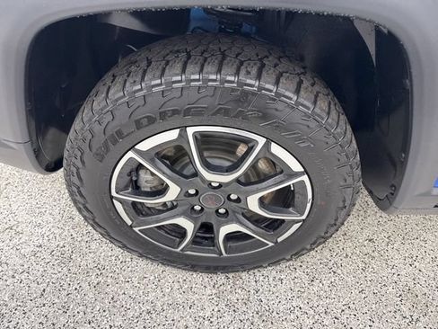 Used 2025 Jeep Compass Trailhawk AWD/4WD image 18