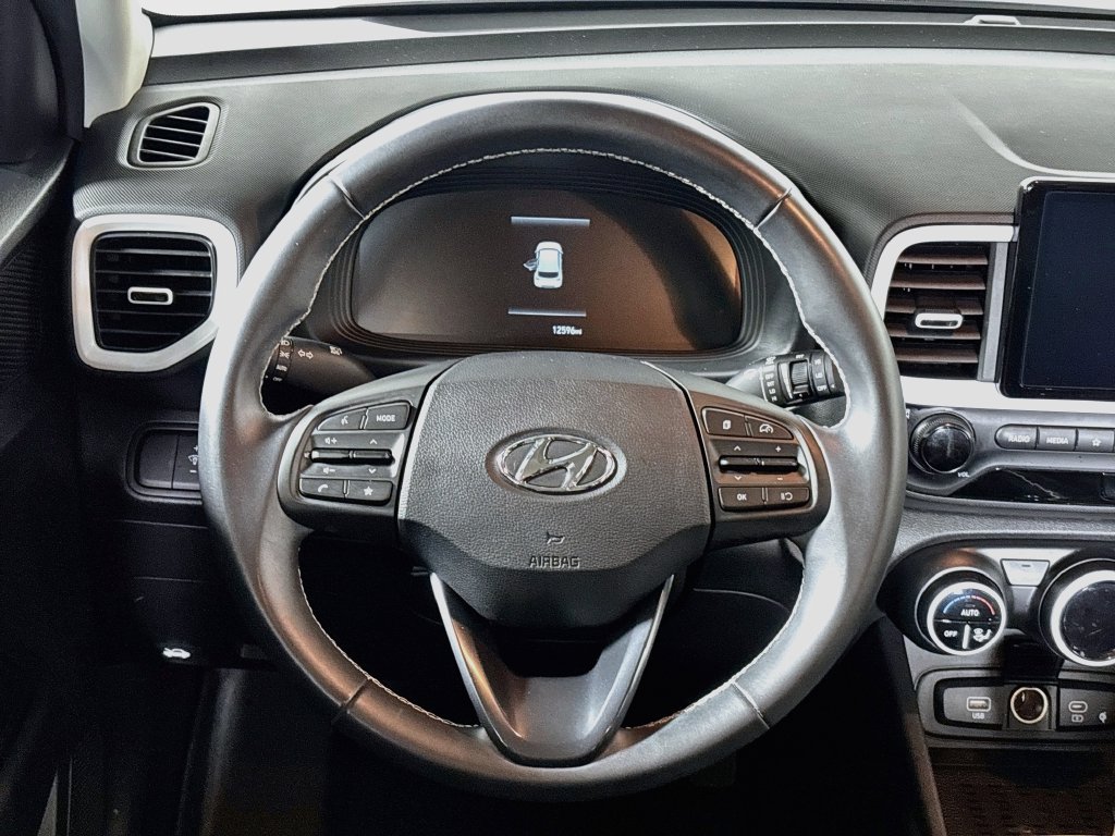 Used 2023 Hyundai Venue Limited w/ Cargo Package FWD image 13