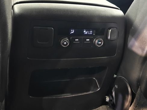 Used 2015 Chevrolet Tahoe LT AWD/4WD image 30