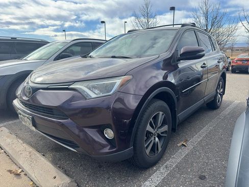 Used 2017 Toyota RAV4 XLE image 1