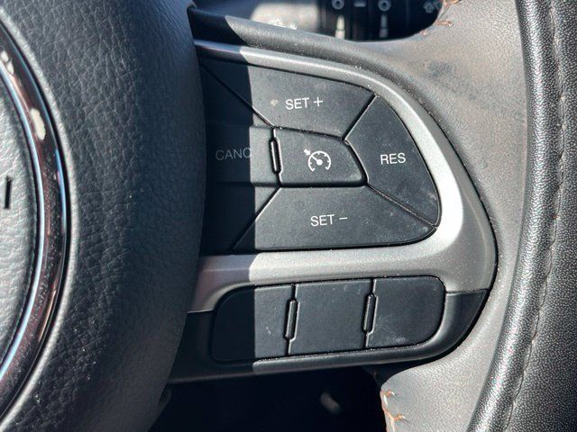 Used 2018 Jeep Compass Latitude w/ Popular Equipment Group FWD image 13