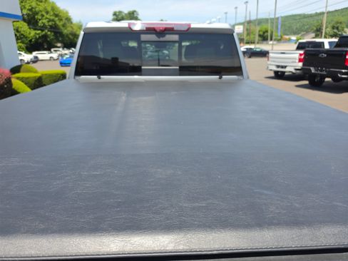 Used 2024 GMC Sierra 2500 AT4 w/ Technology Package AWD/4WD image 5