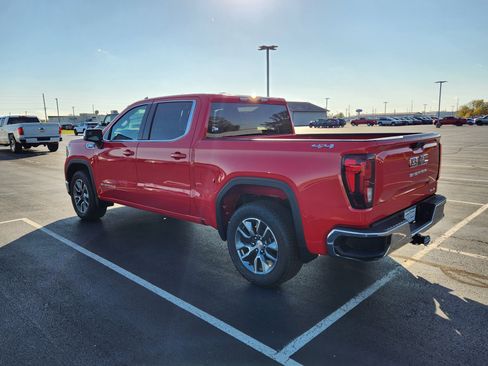New 2026 GMC Sierra 1500 SLE image 3