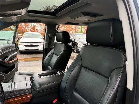 Used 2019 Chevrolet Suburban Premier image 35