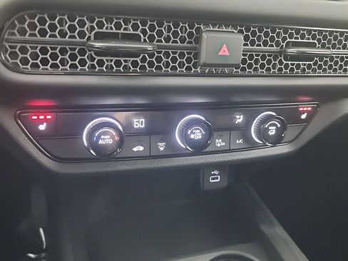 Certified 2025 Honda HR-V Sport image 29