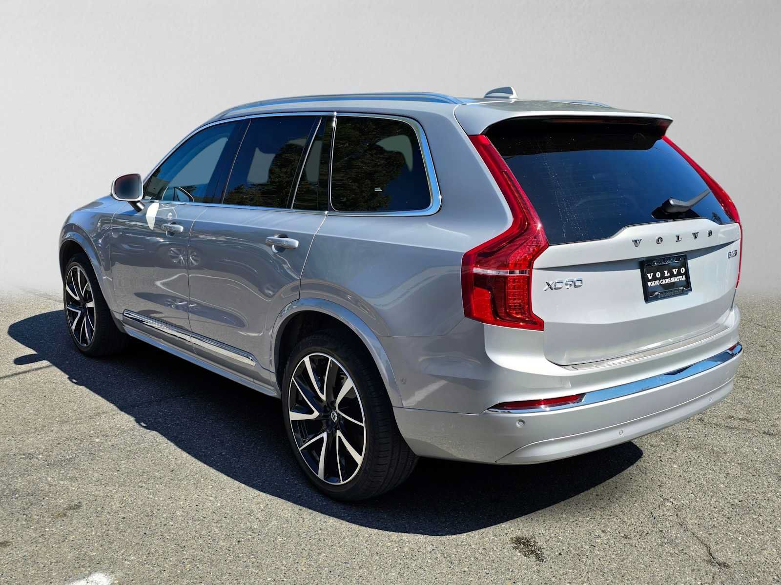 Used 2024 Volvo XC90 B6 Plus w/ Protection Package Premier AWD/4WD image 5