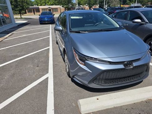 Used 2020 Toyota Corolla LE FWD image 1